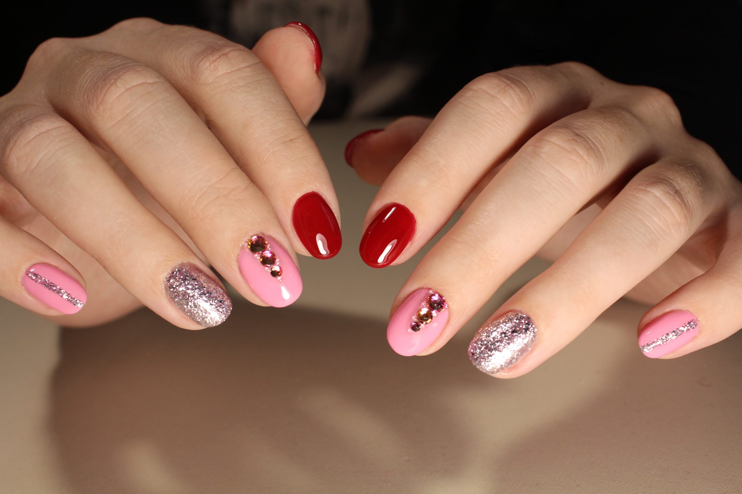 29175204_beautiful-nail-art-manicure-min
